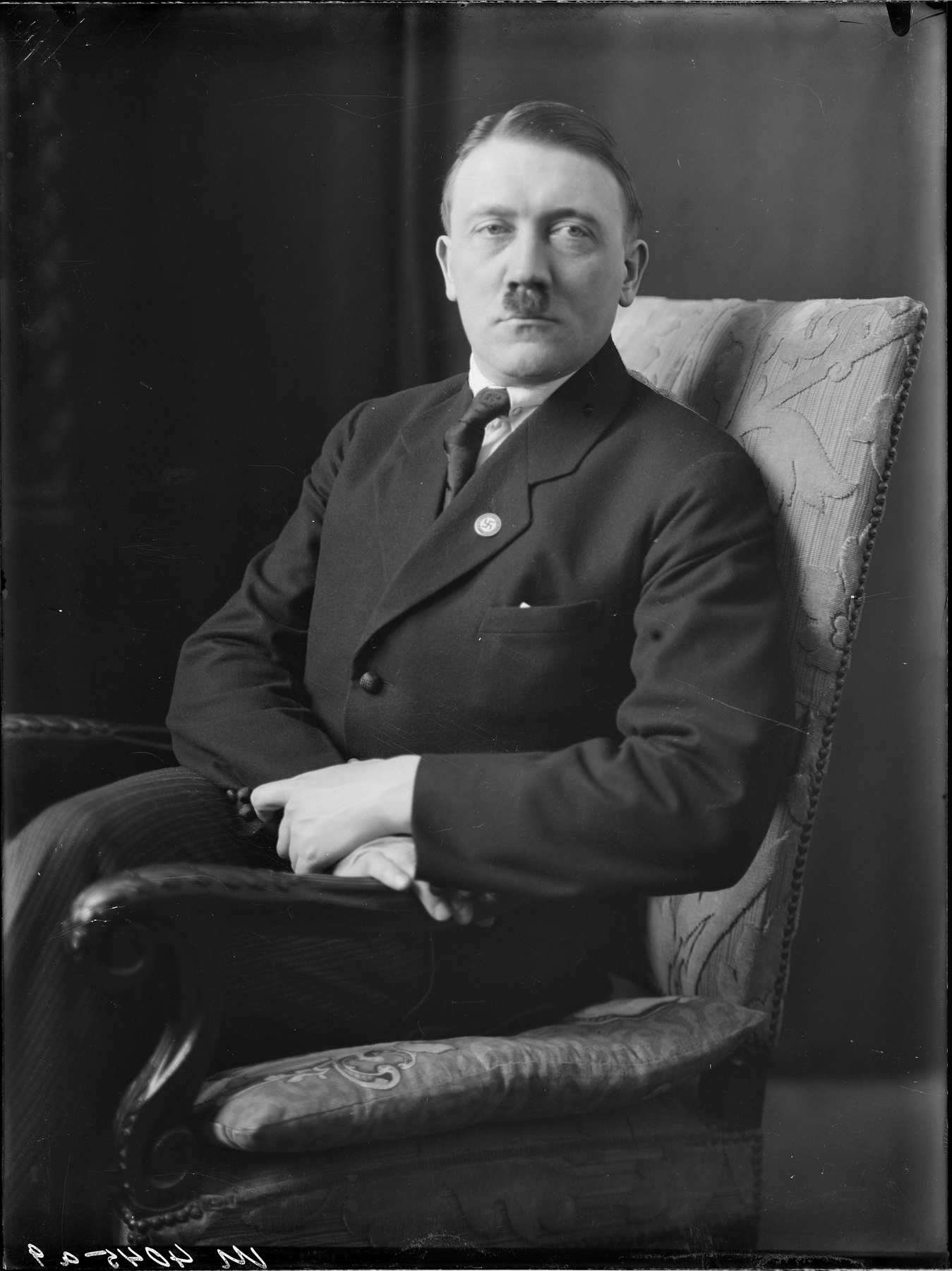 Portrait of Adolf Hitler in 1923 (Heinrich Hoffmann photo)